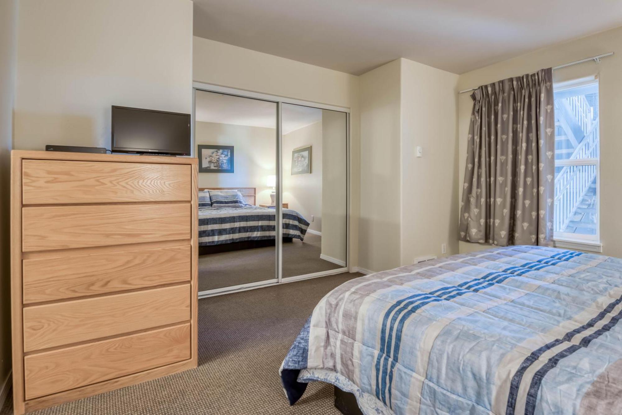 Apartment Waters Edge 302