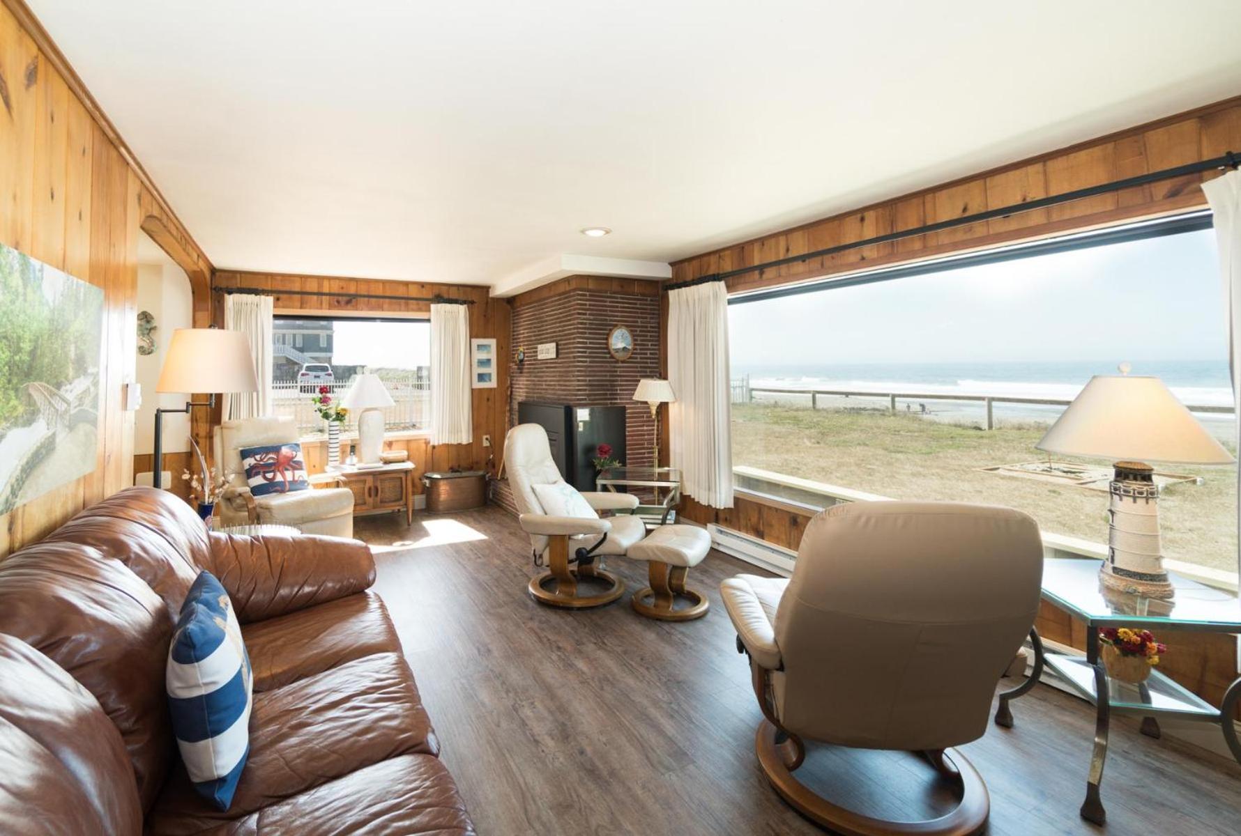 Seaside Escape * Lincoln City