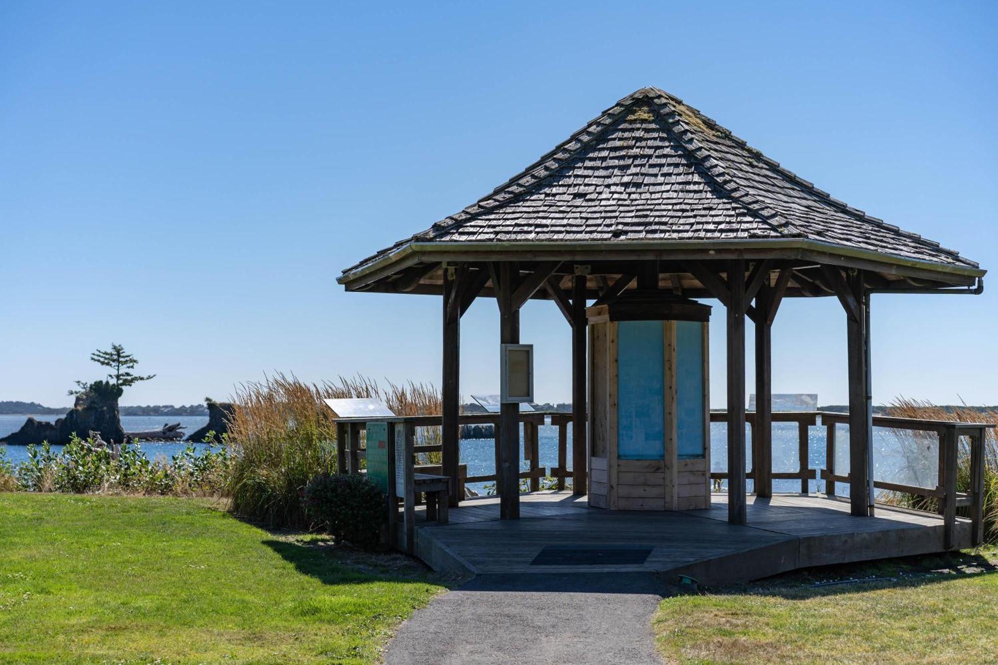 Waters Edge 104