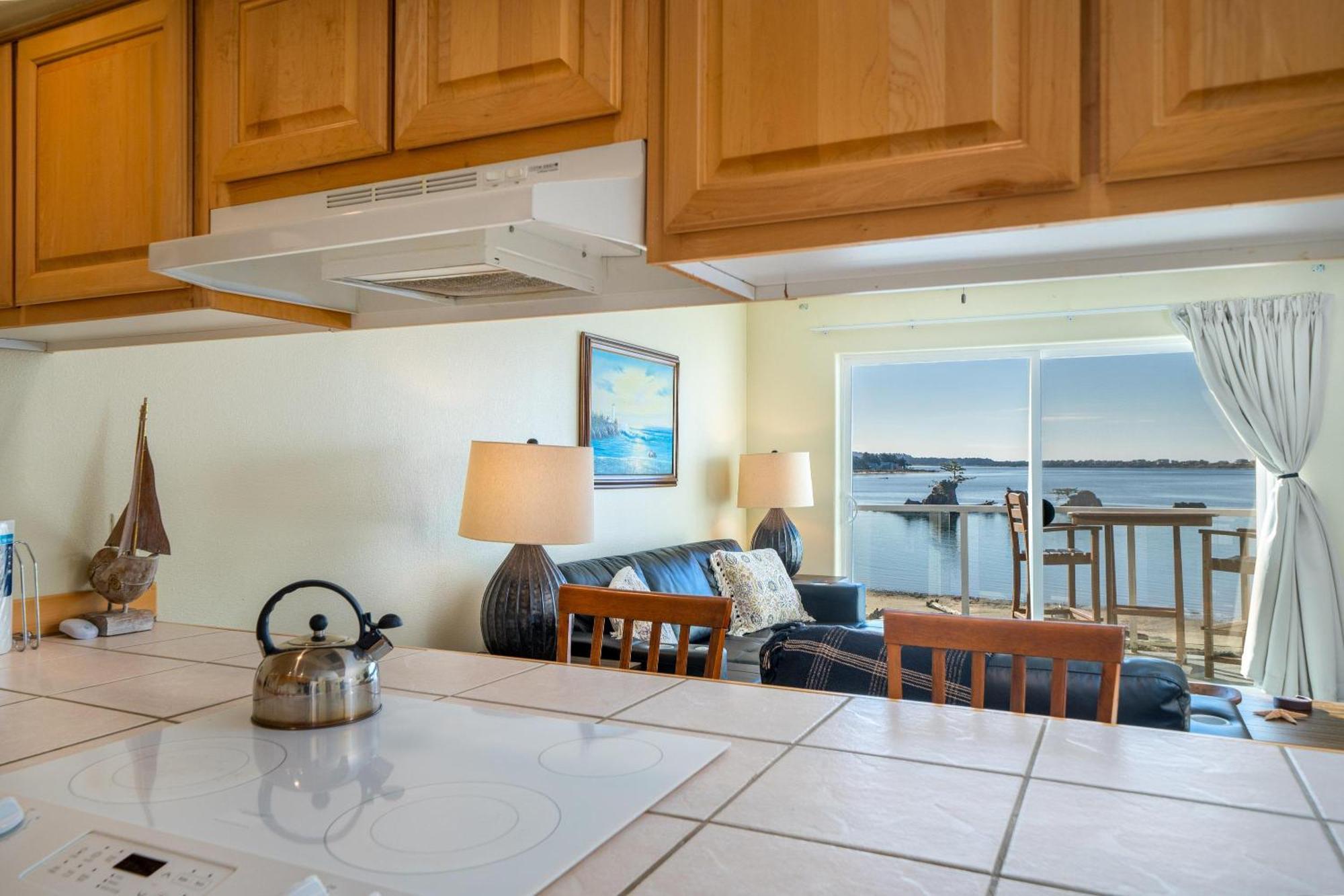 Waters Edge 404
