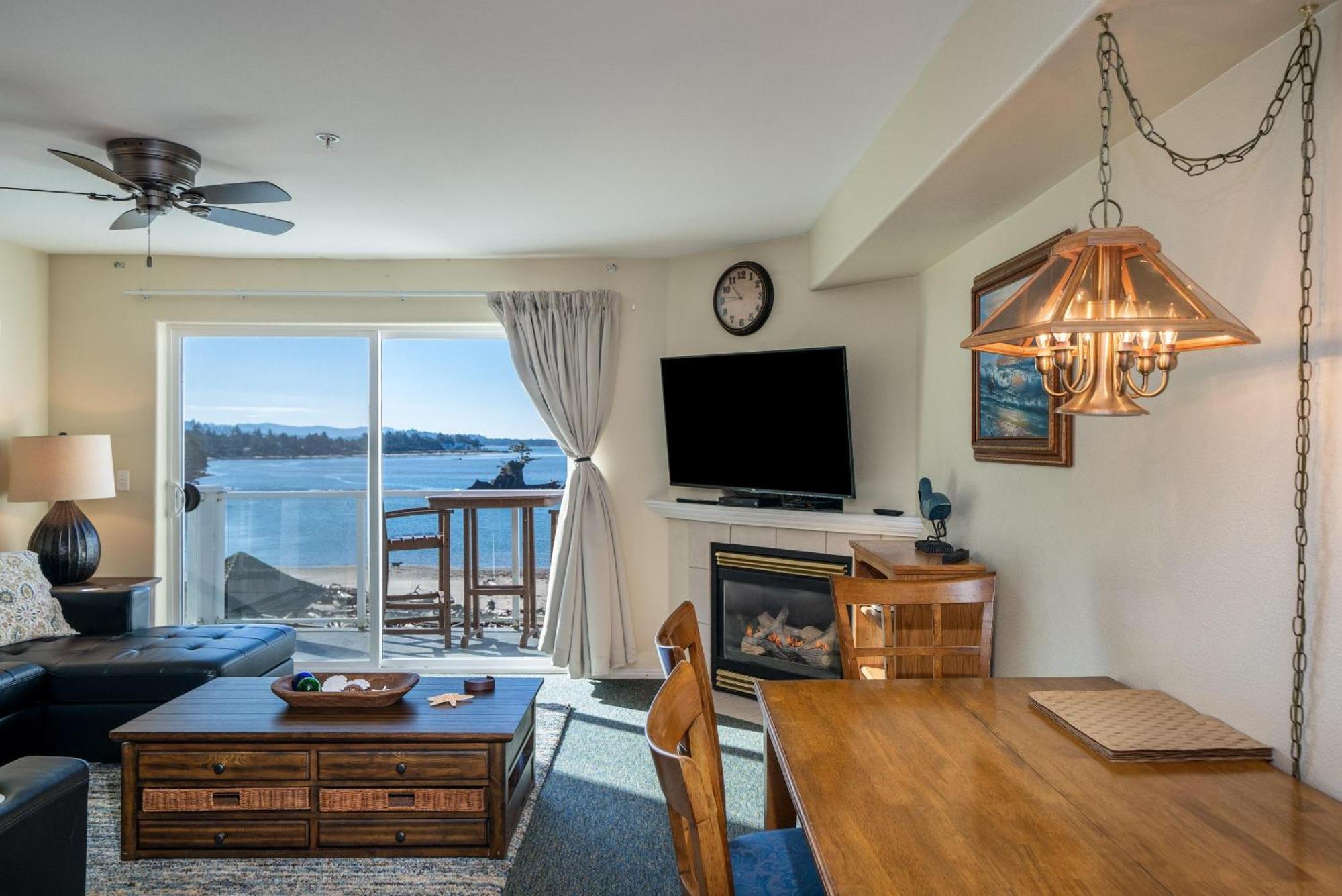 Waters Edge 404