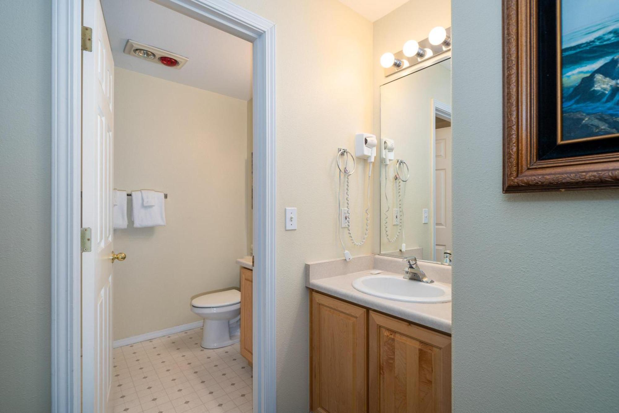 Waters Edge 402