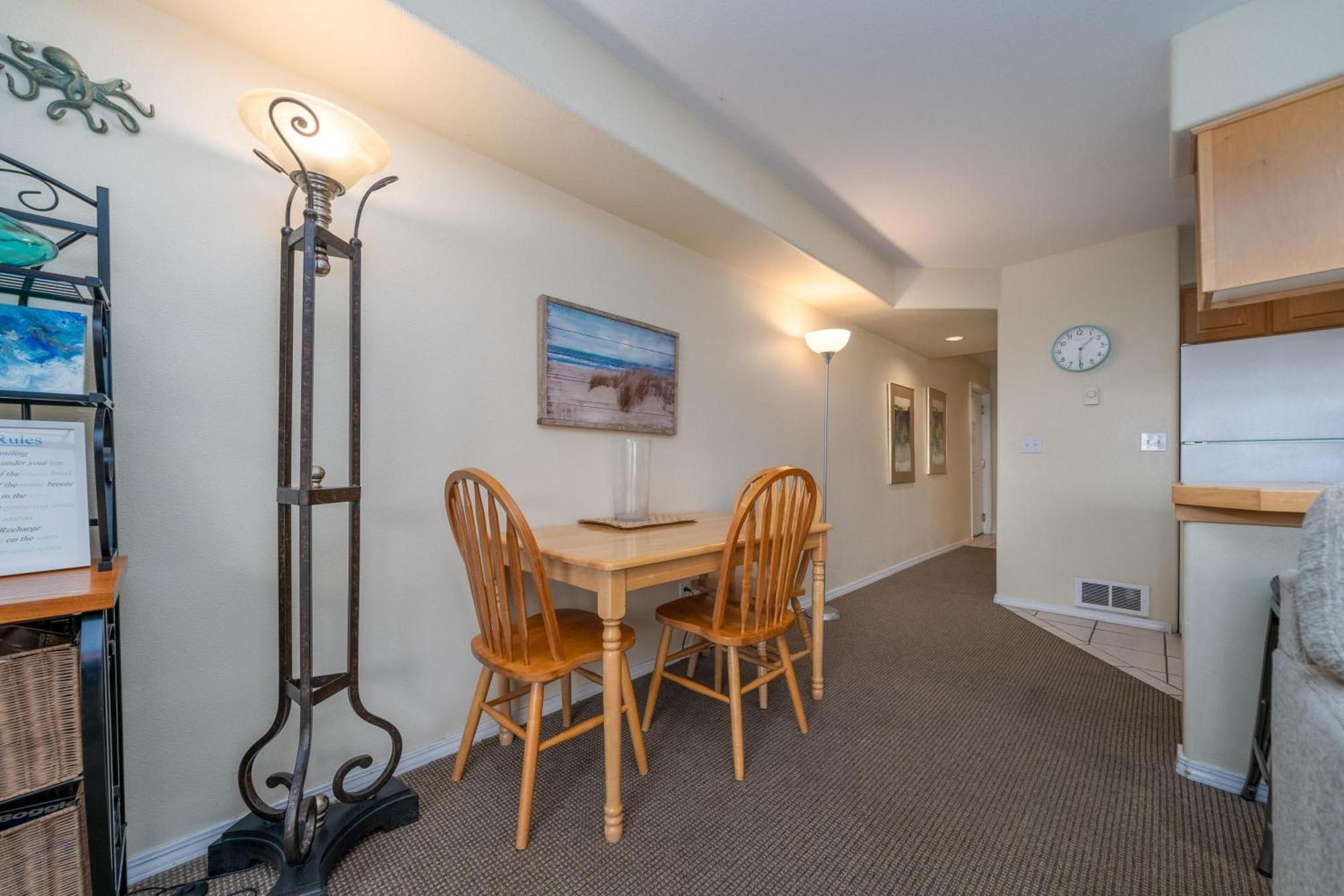 Waters Edge 402 *