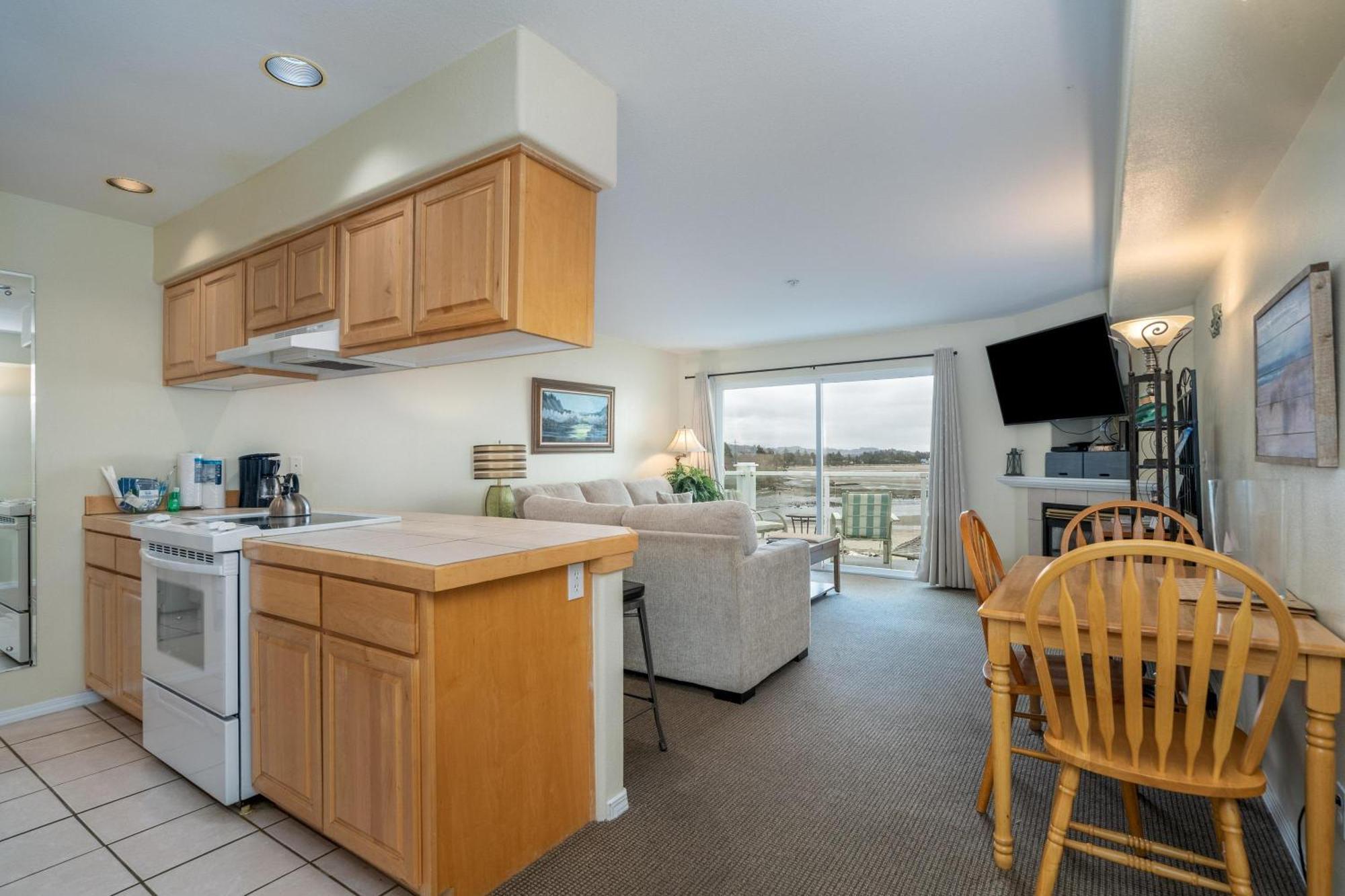Waters Edge 402