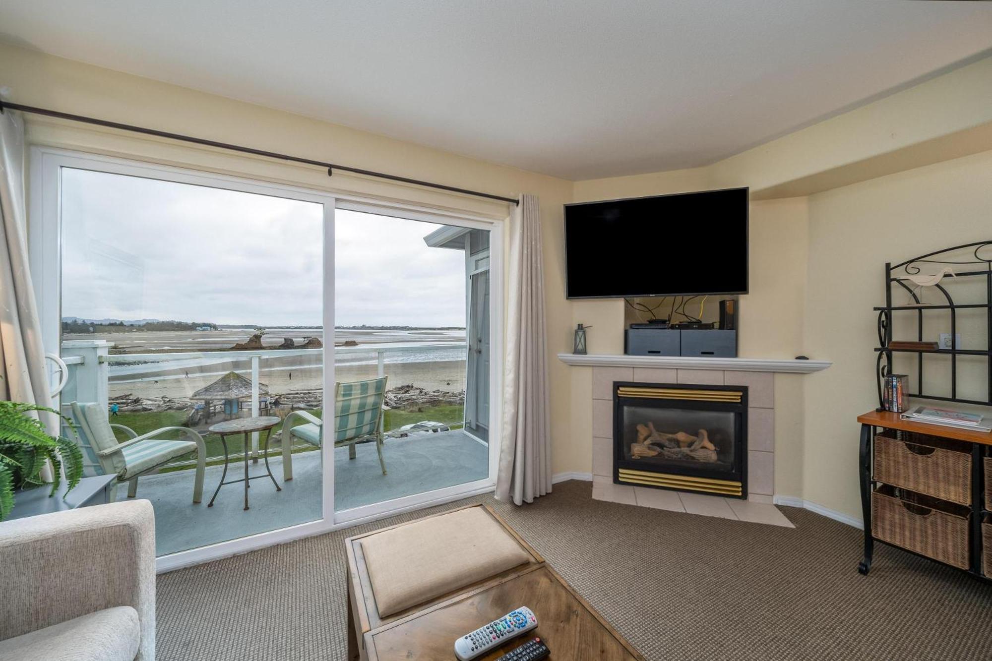 Waters Edge 402