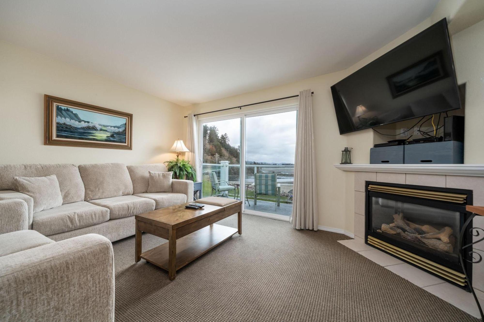 Waters Edge 402