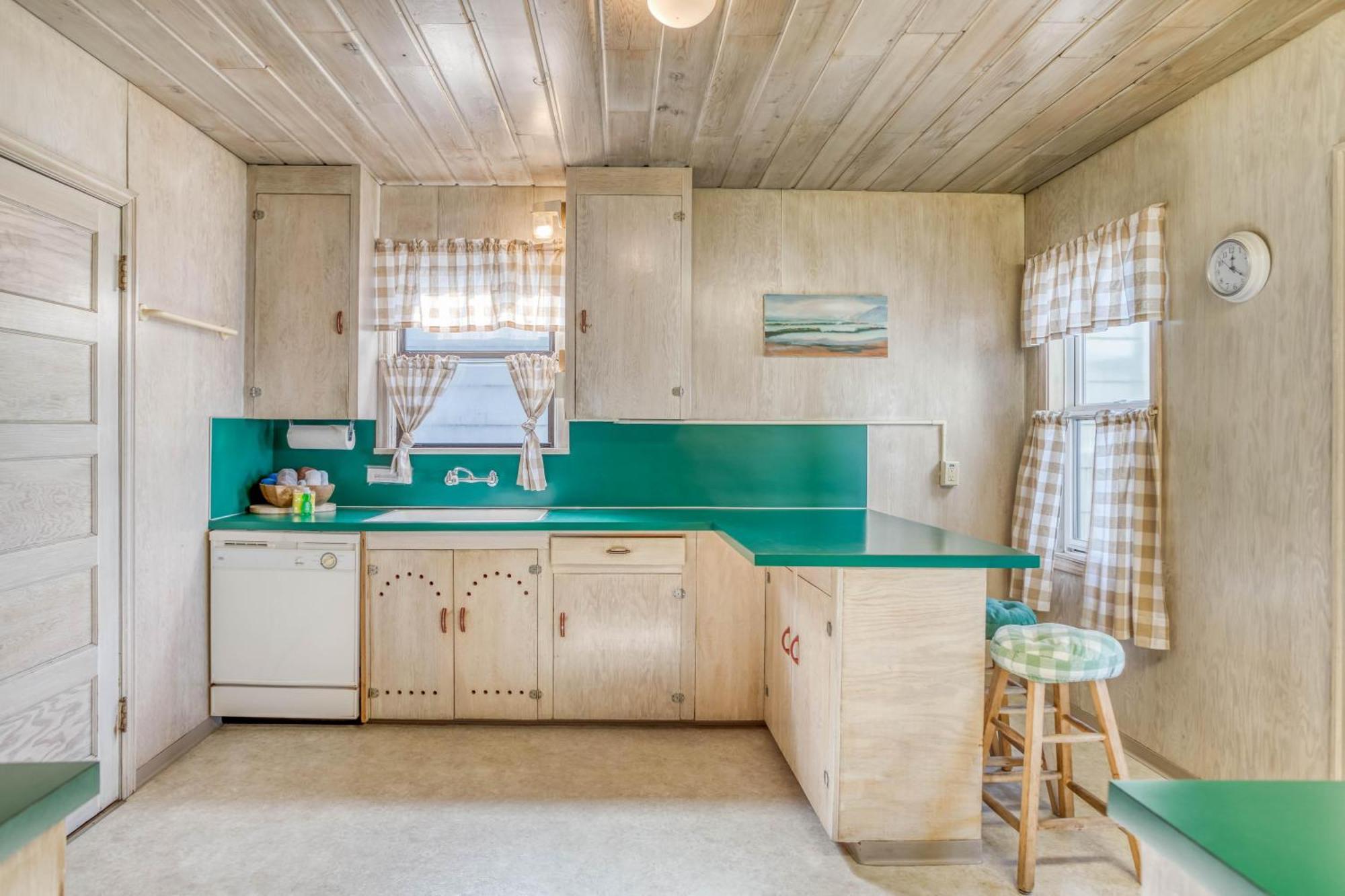 By George Holiday home *