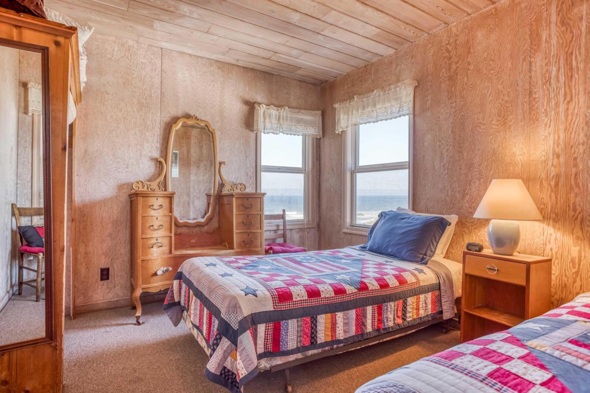 By George Holiday home *