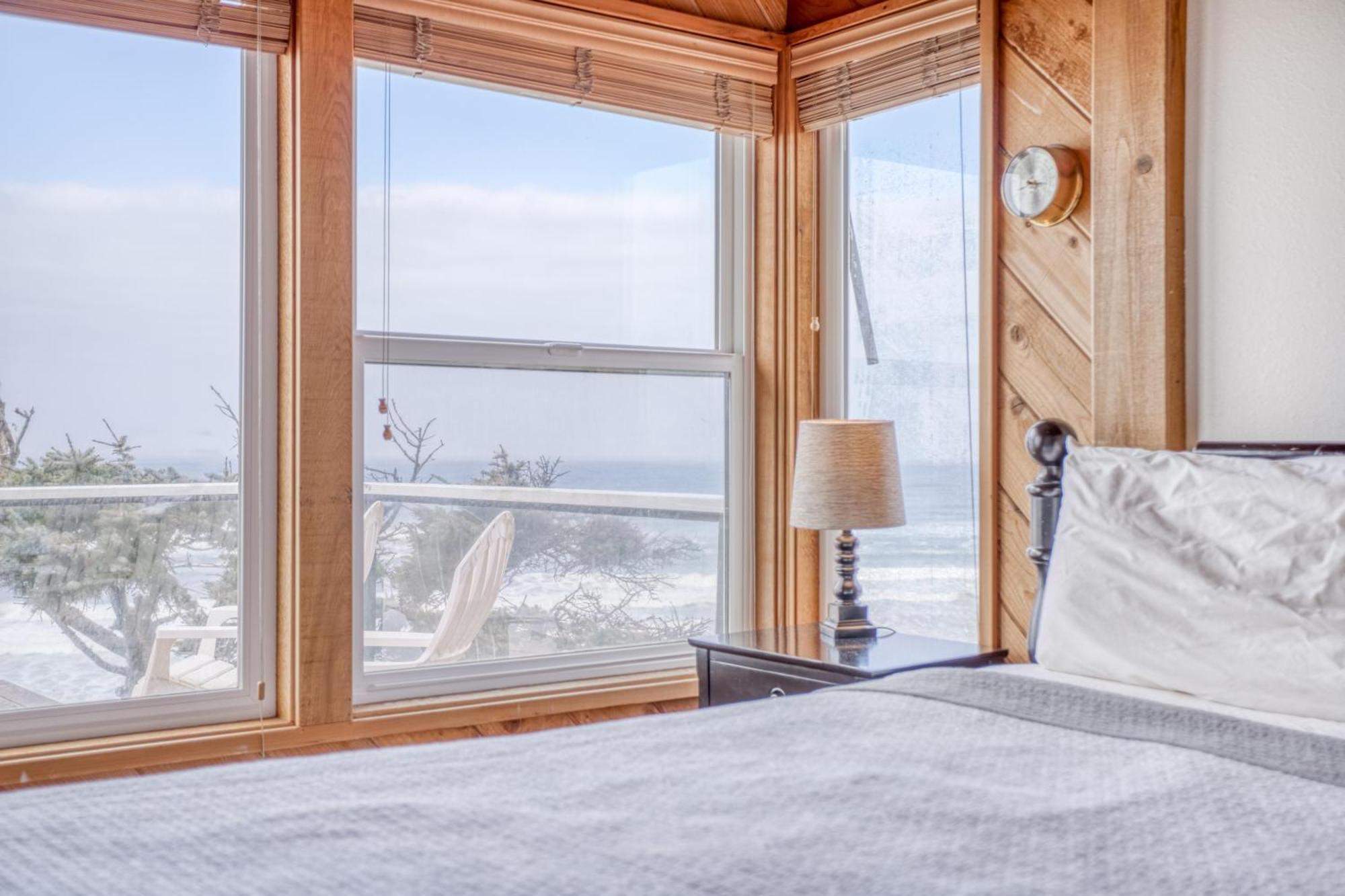Holiday home Above The *