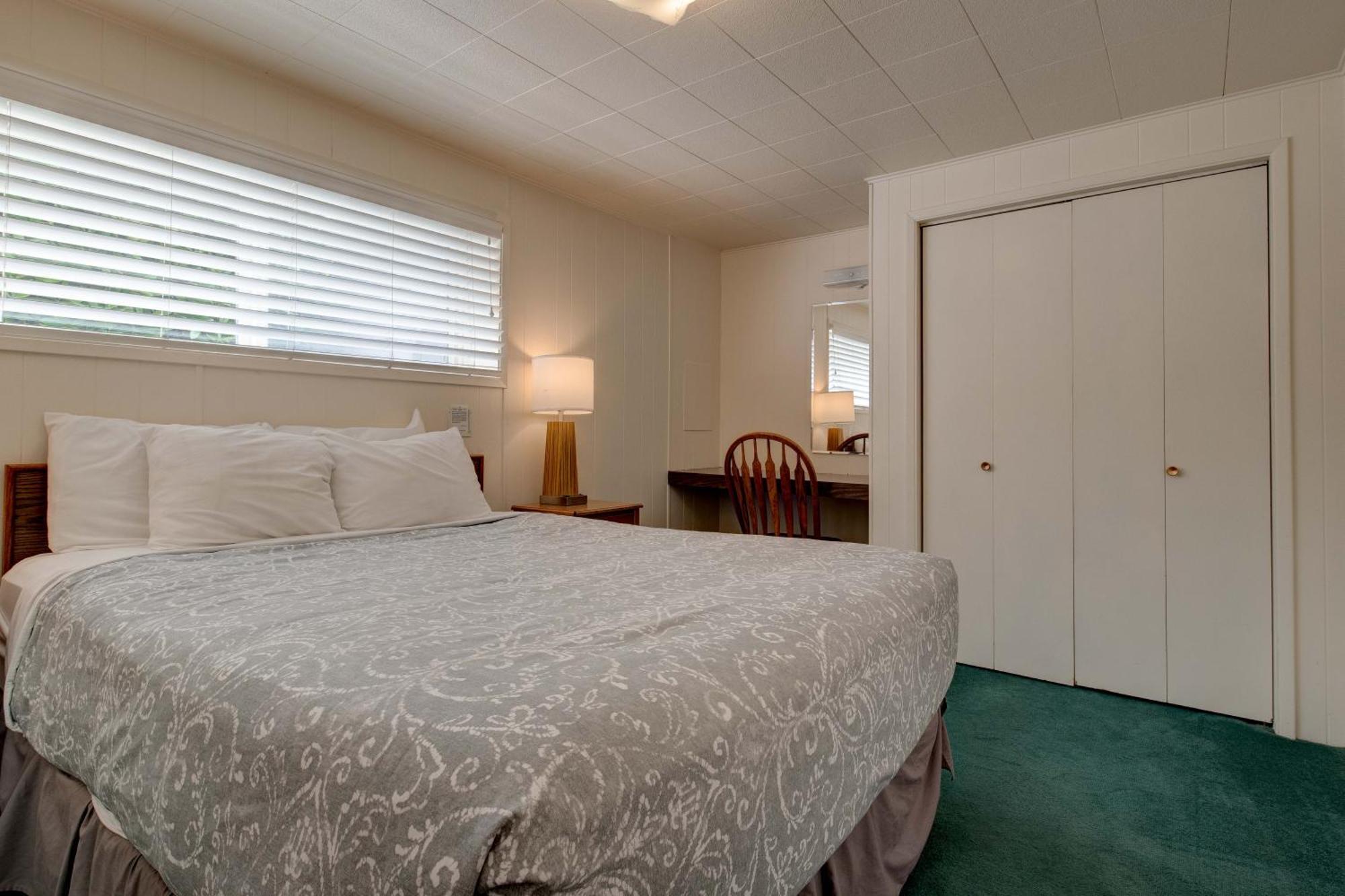 Ester Lee Hotel