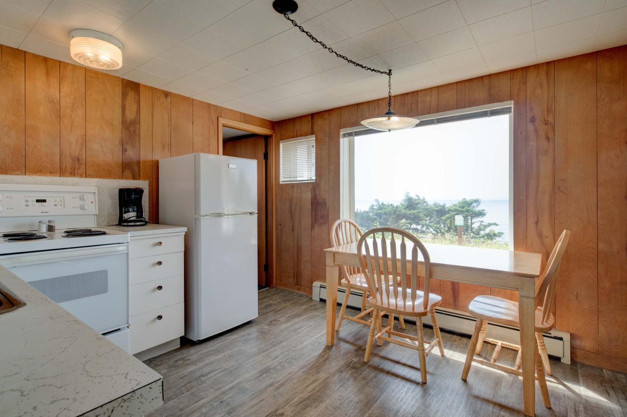 Ester Lee Hotel Lincoln City
