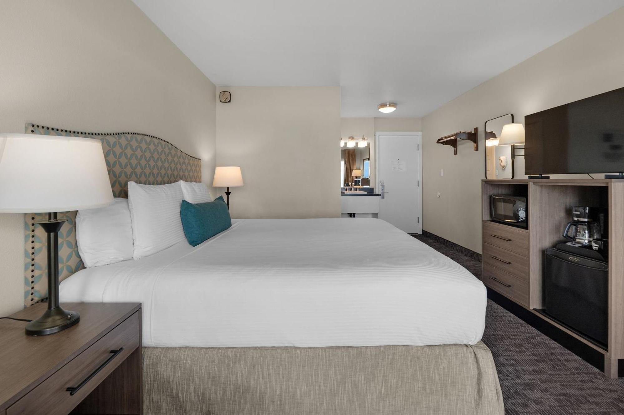 Pelican Shores 3*
