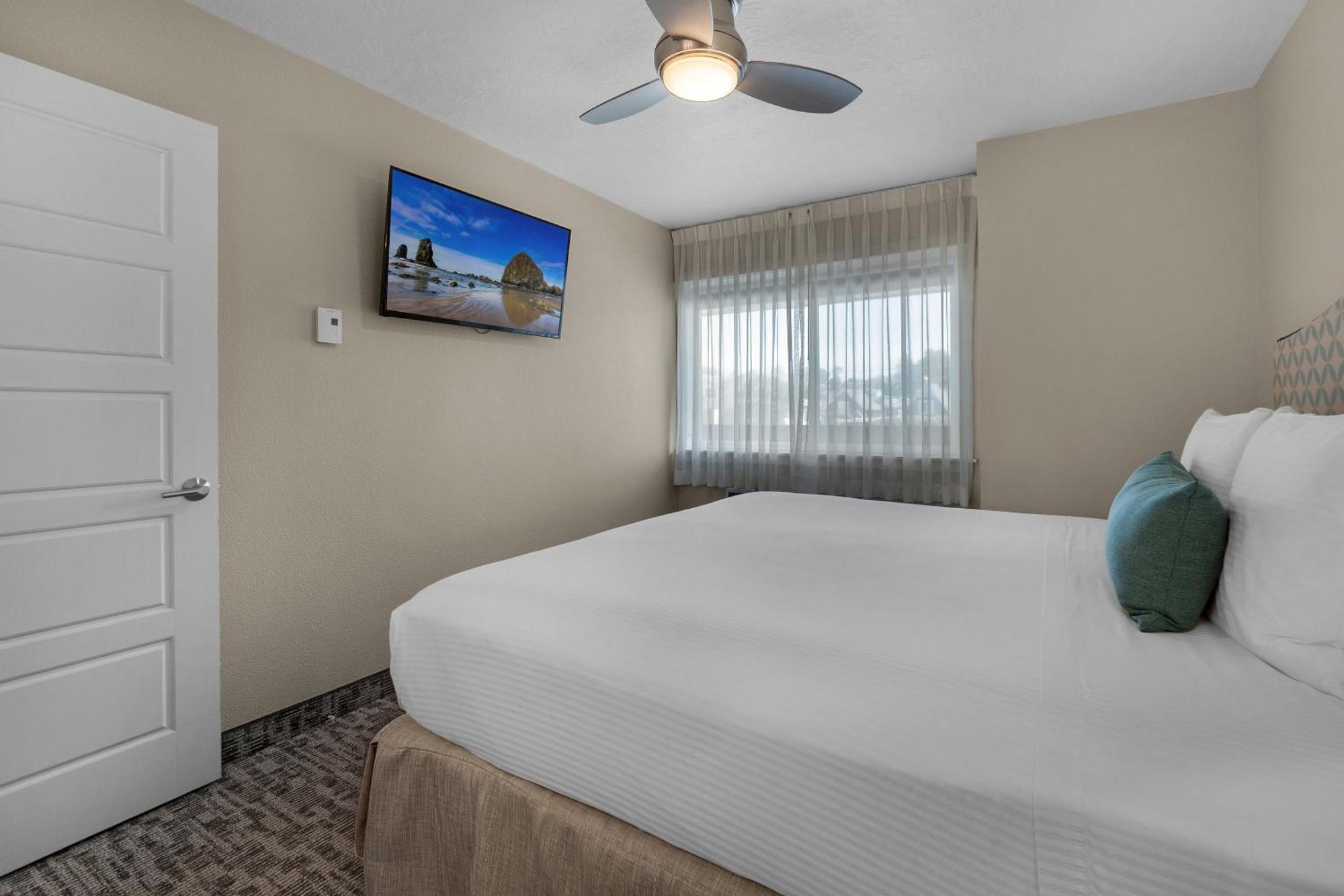 Pelican Shores