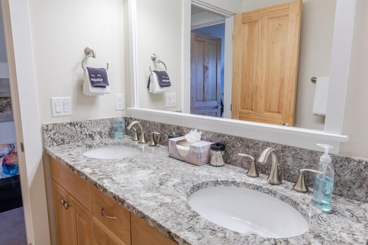 Holiday home Ohana Park - Hot Tub, Billiards, Fire Pit & Access *