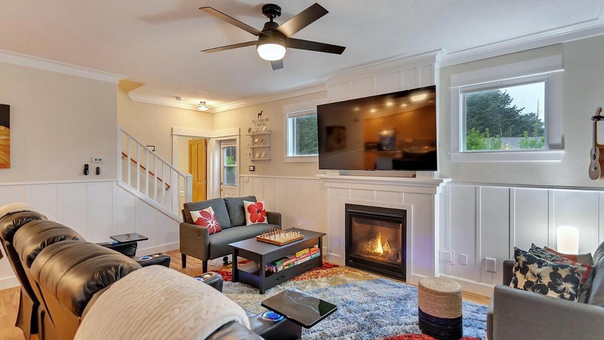 Holiday home Ohana Park - Hot Tub, Billiards, Fire Pit & Access Lincoln City