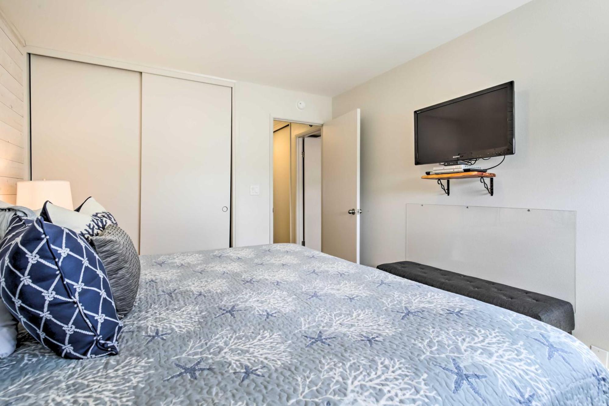 Beachfront Condo-patio And Pool Access! * Lincoln City