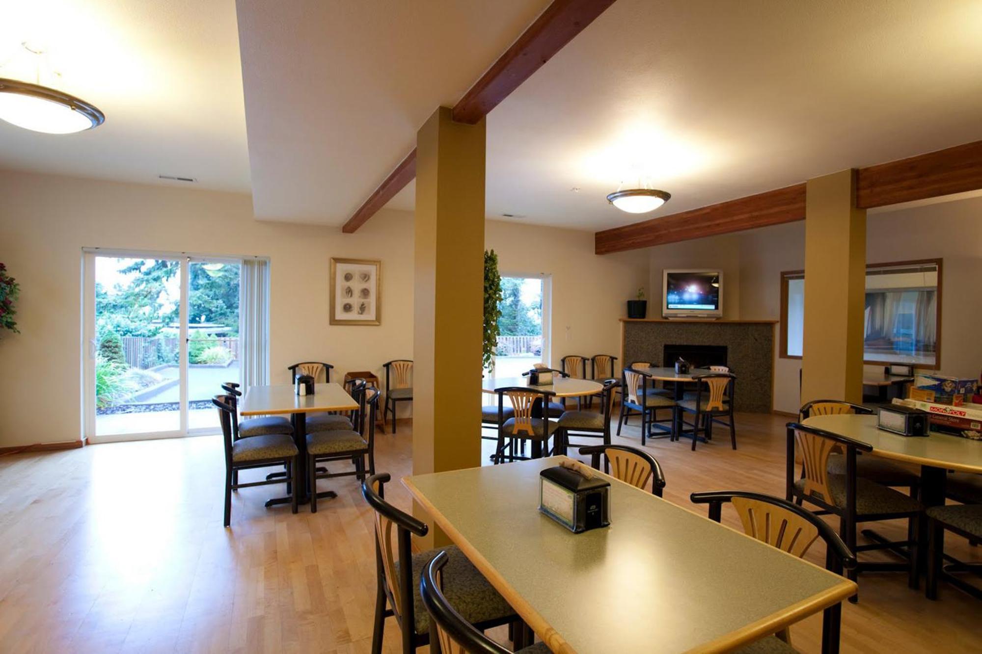 At Wecoma Hotel Lincoln City