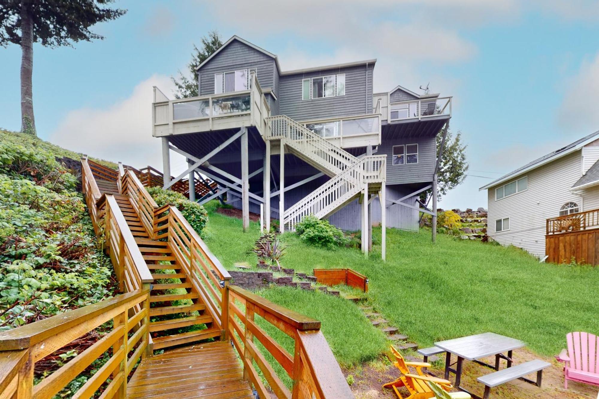 Lazy Lookout On Devils * Lincoln City