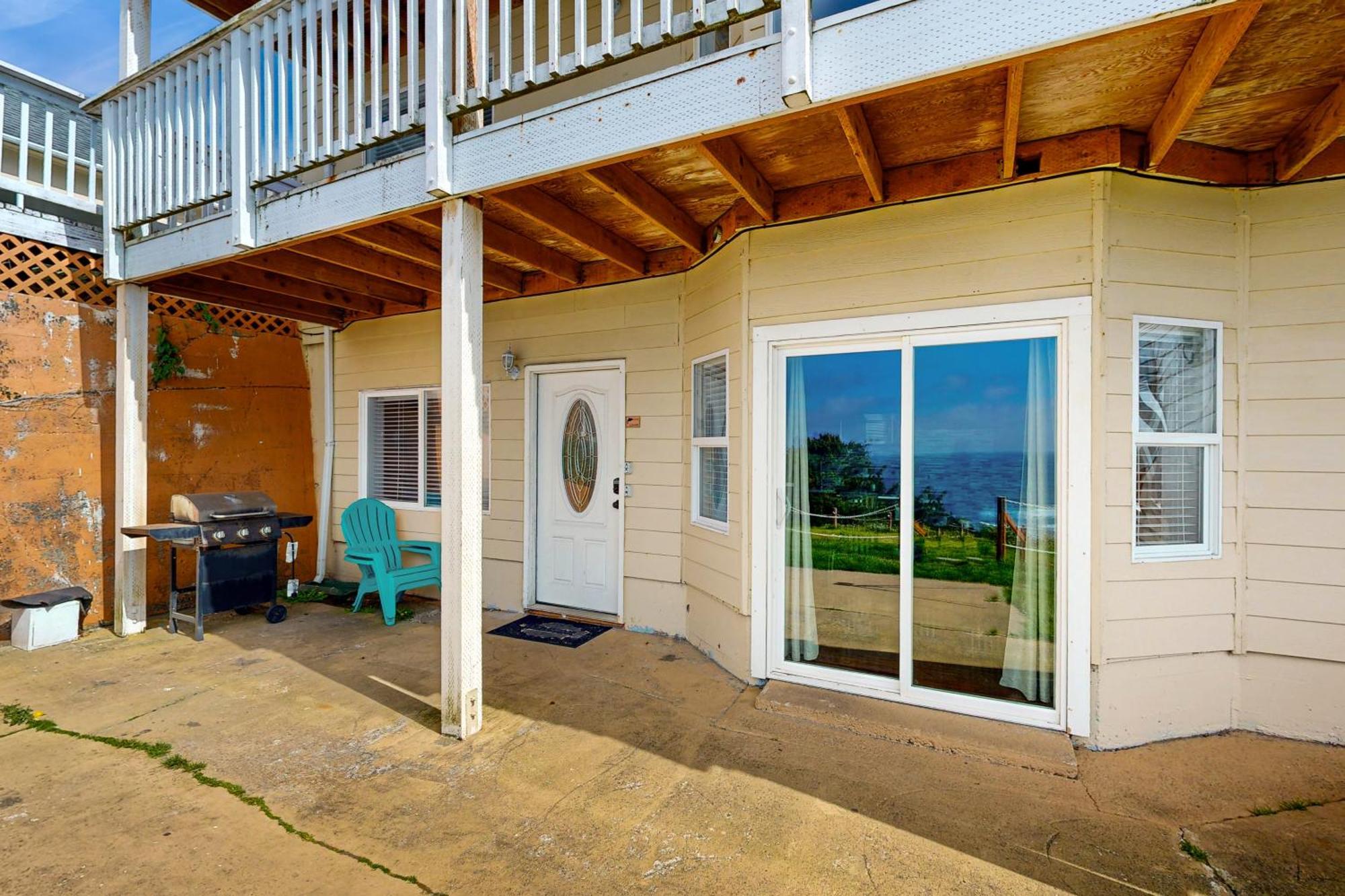 The Whale At Sandstone Point Apartment *