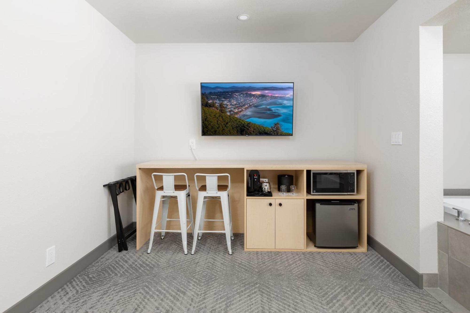 Surfland Hotel 4*