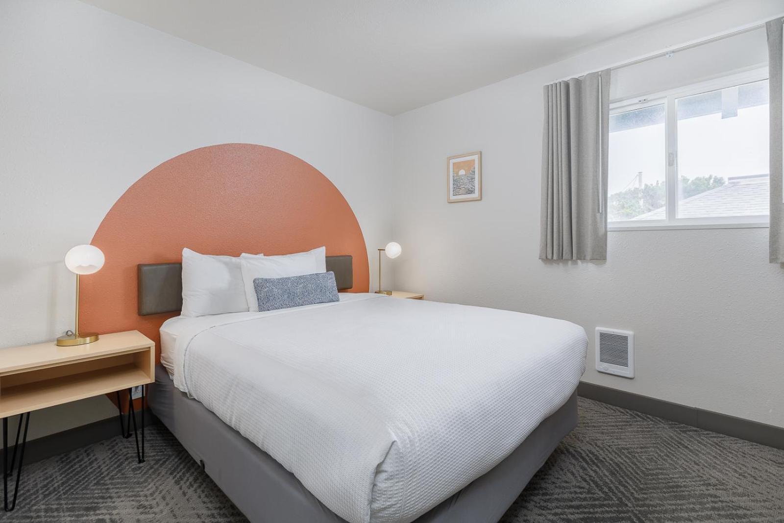 Surfland Hotel