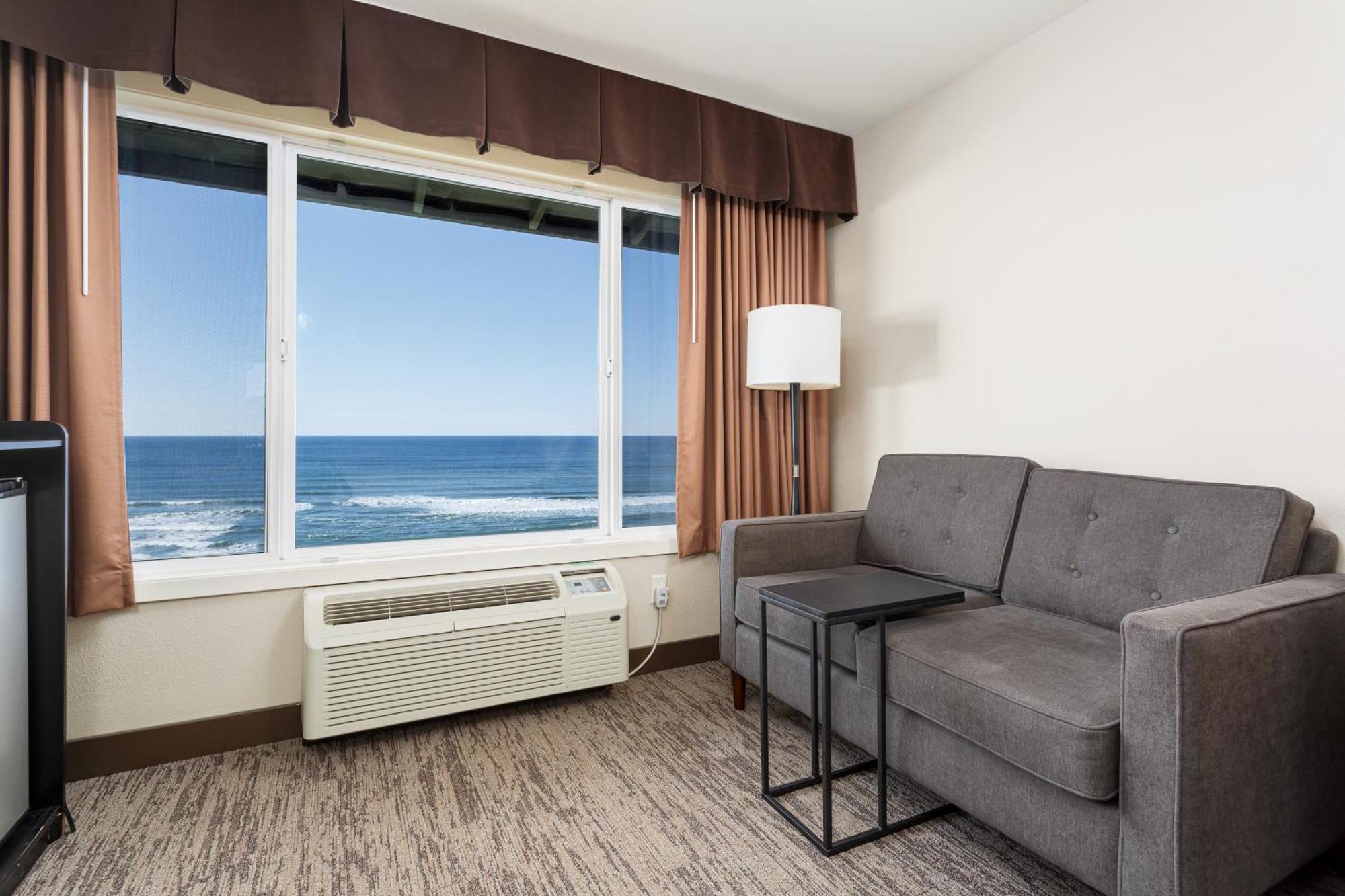 The Coho Oceanfront Hotel