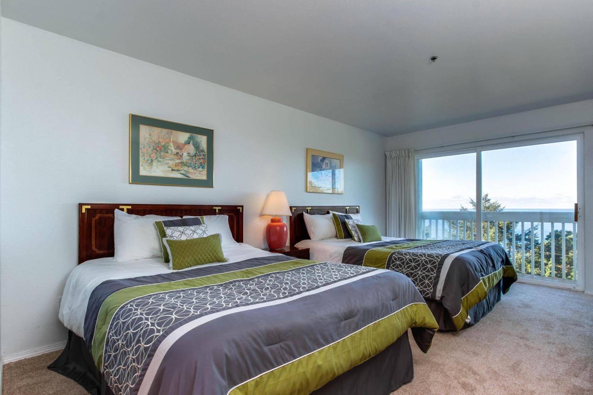 Sandstone Point Apartment