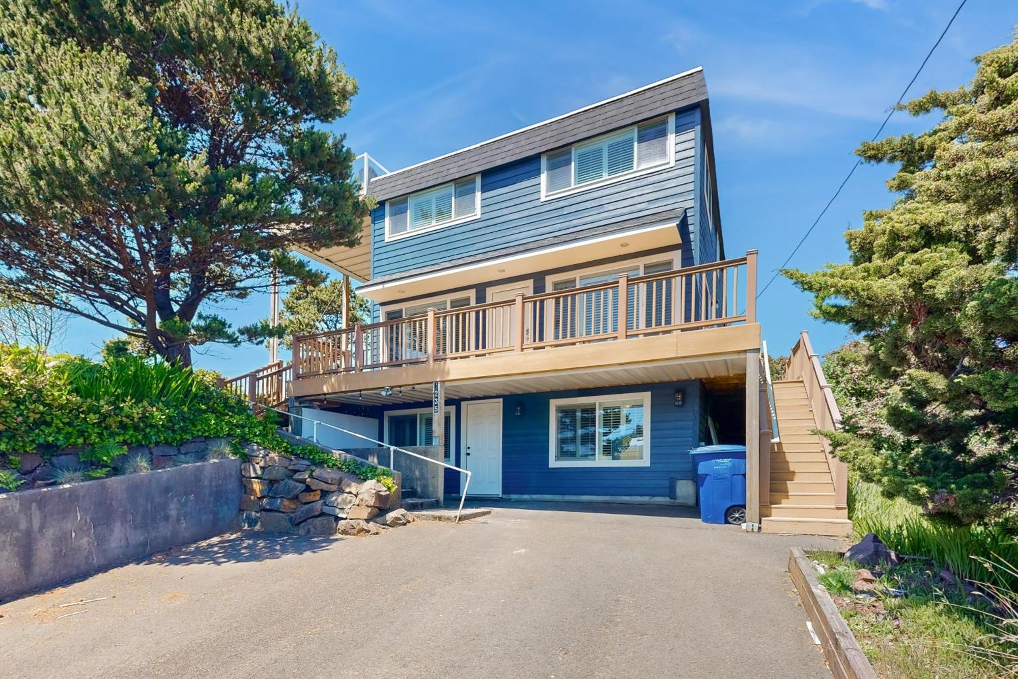 Decked Out Holiday home Lincoln City
