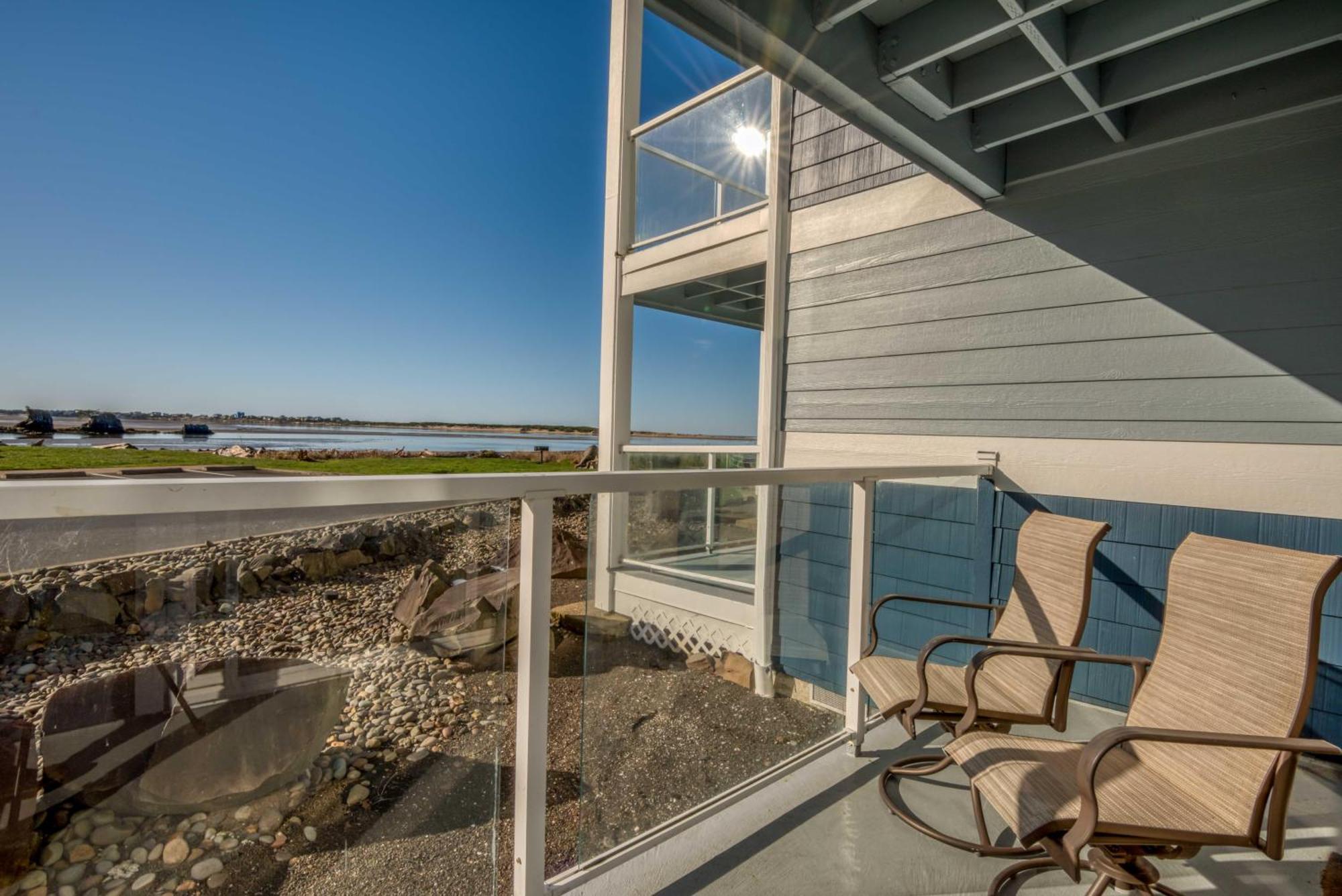 Waters Edge 103 Lincoln City