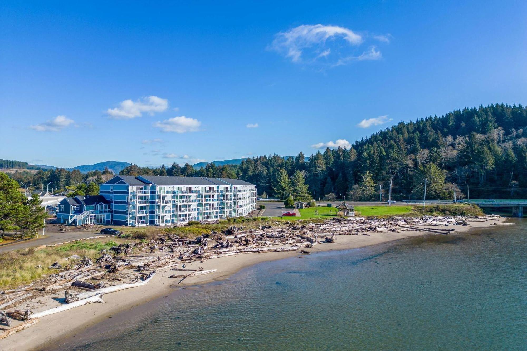 Waters Edge 103 Apartment Lincoln City