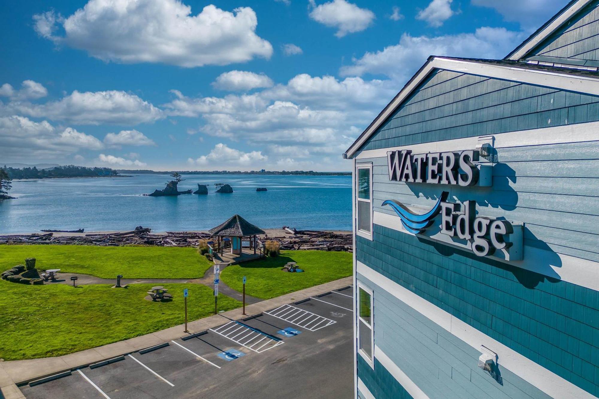 Waters Edge 103 Apartment