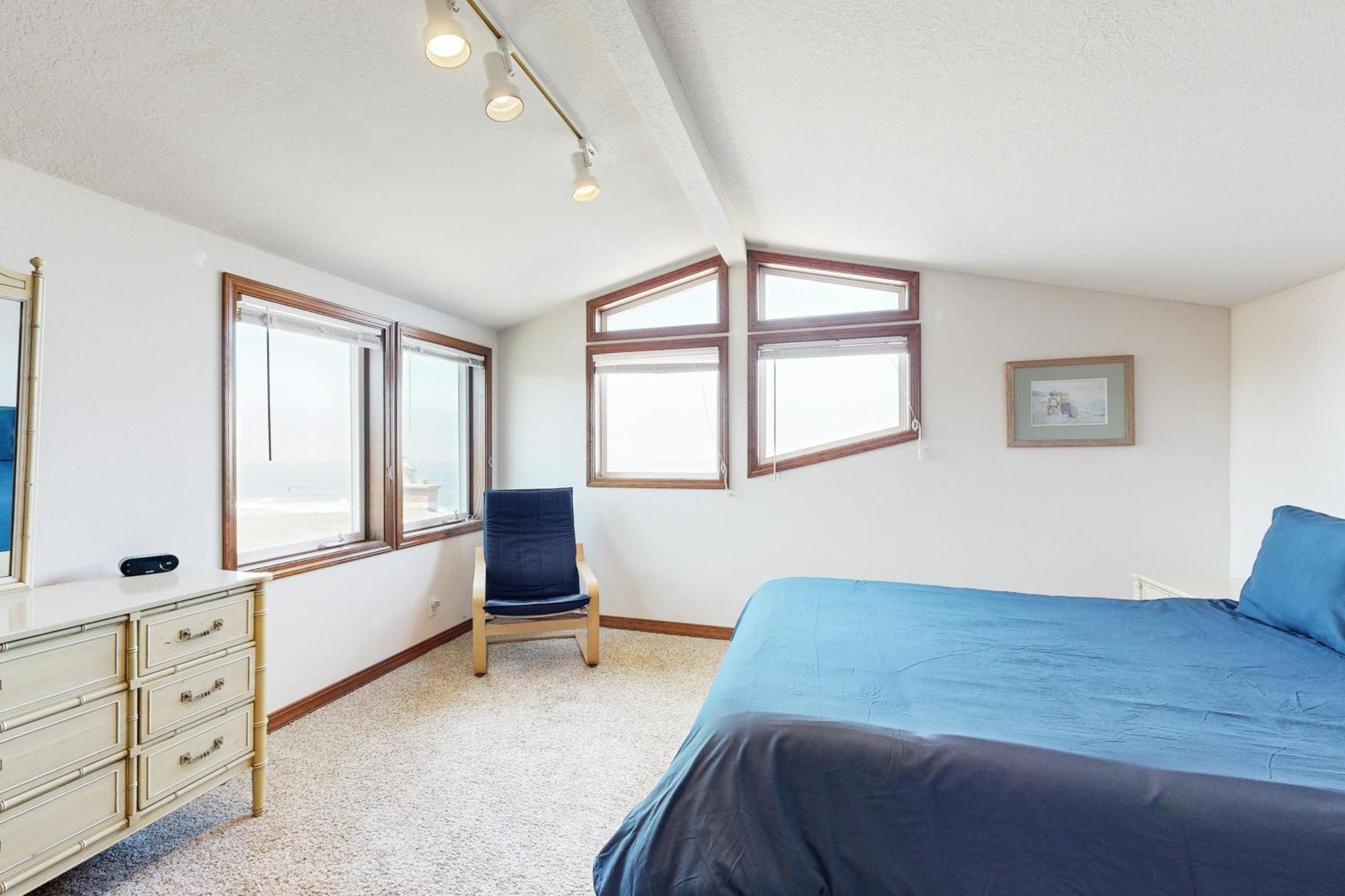 Bright Shores * Lincoln City