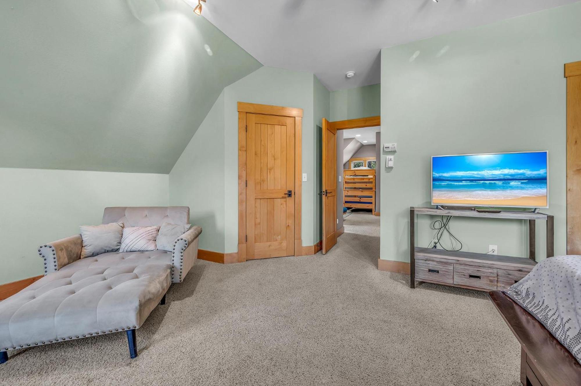 Schooner Creek Retreat