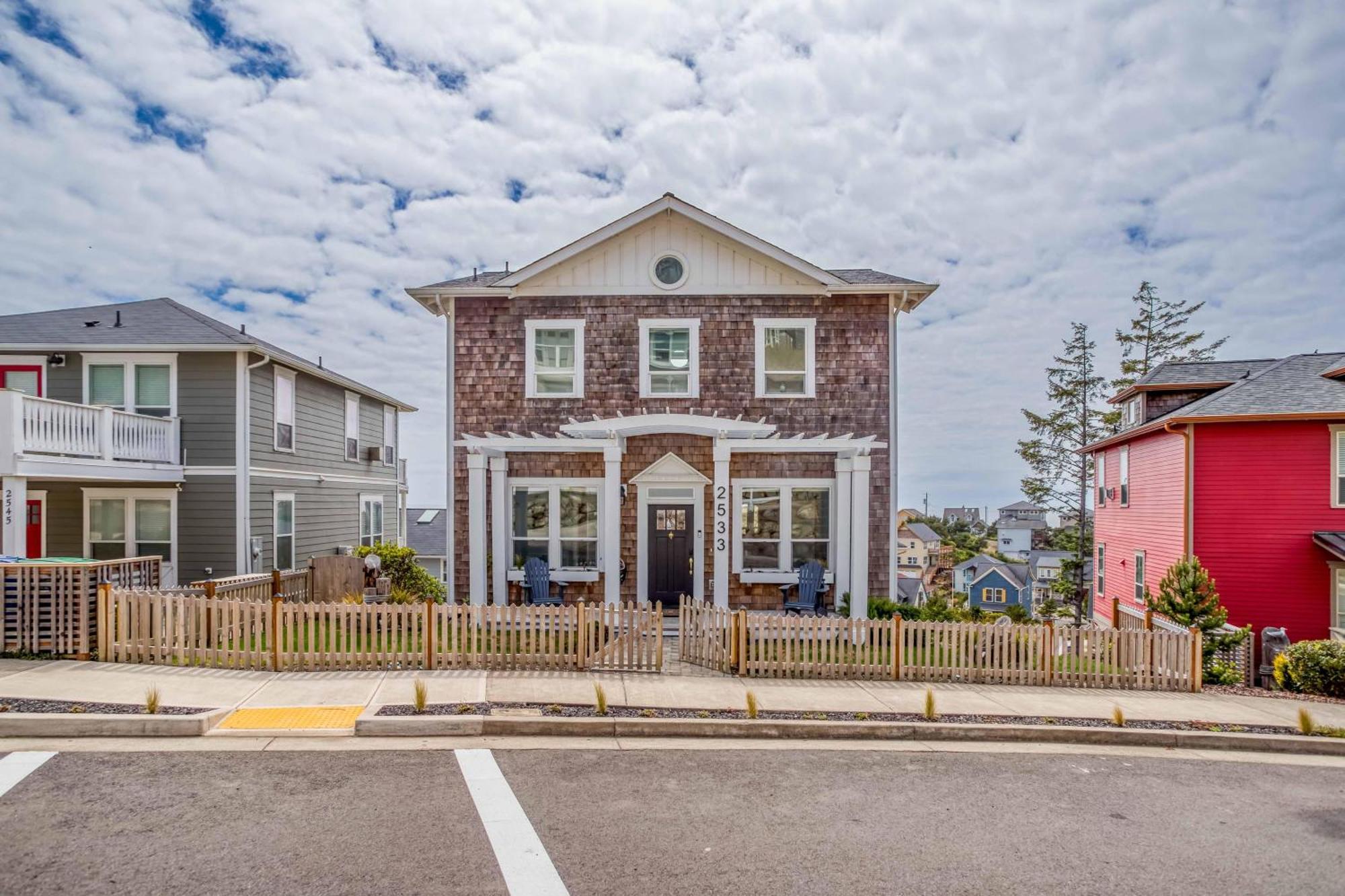 Coral Crest * Lincoln City