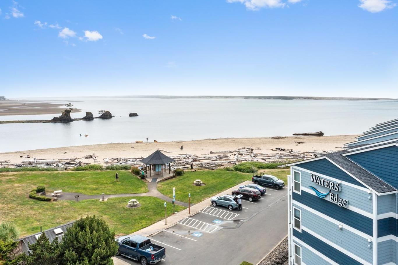 Waters Edge 104