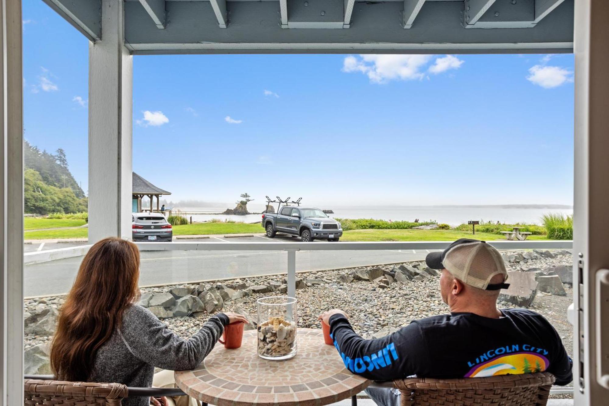 Waters Edge 104 * Lincoln City