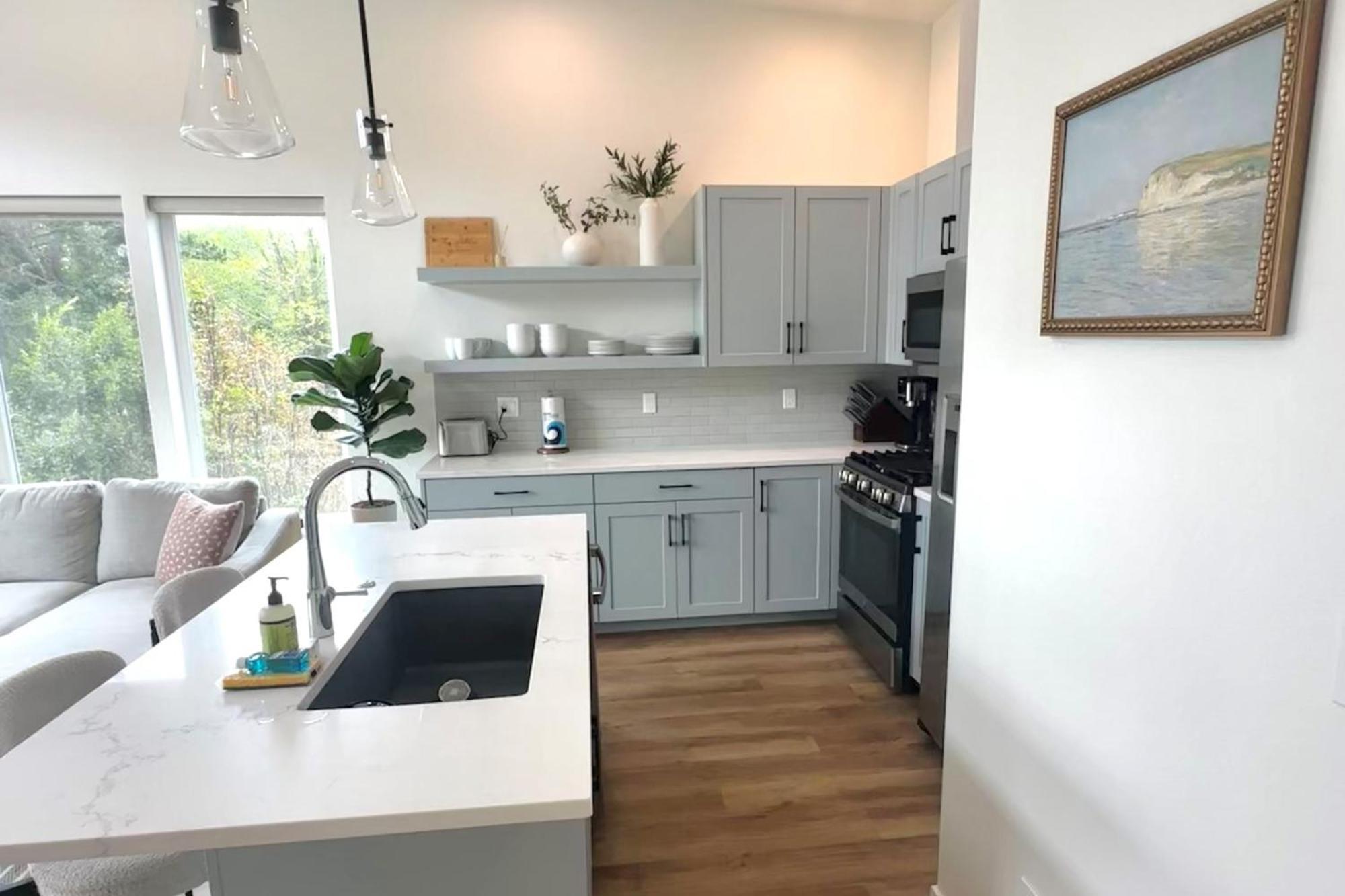 Bay View Loft Apartment *