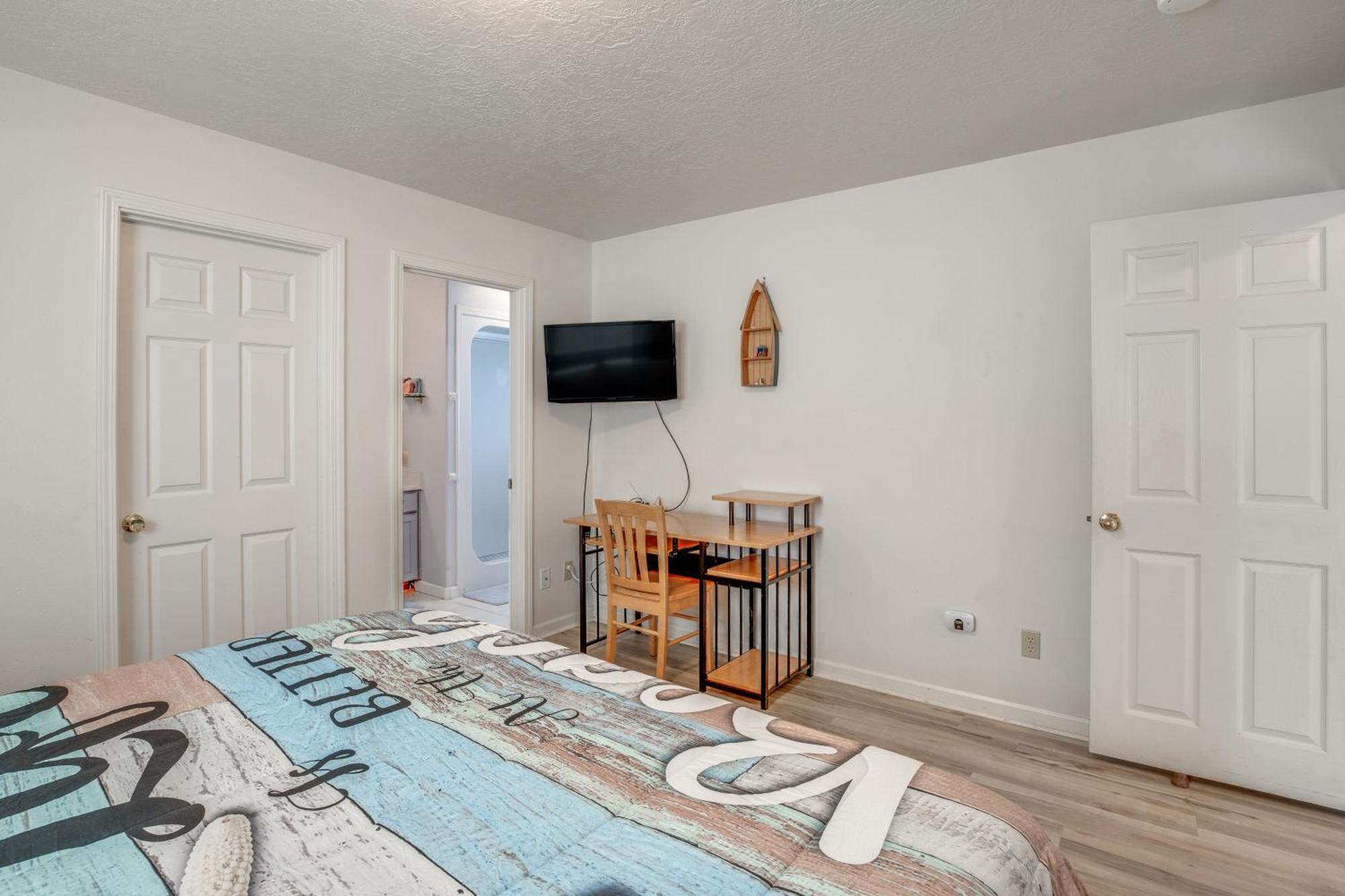 Relaxing Coastal Escape Near Beach!