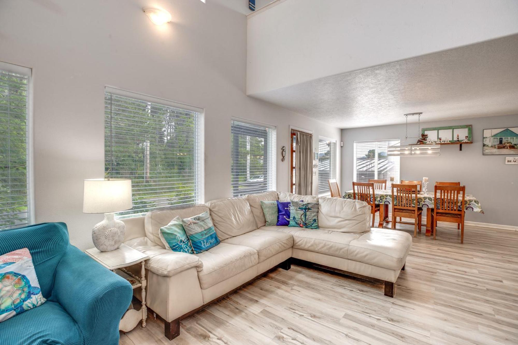 Relaxing Coastal Escape Near Beach! Lincoln City