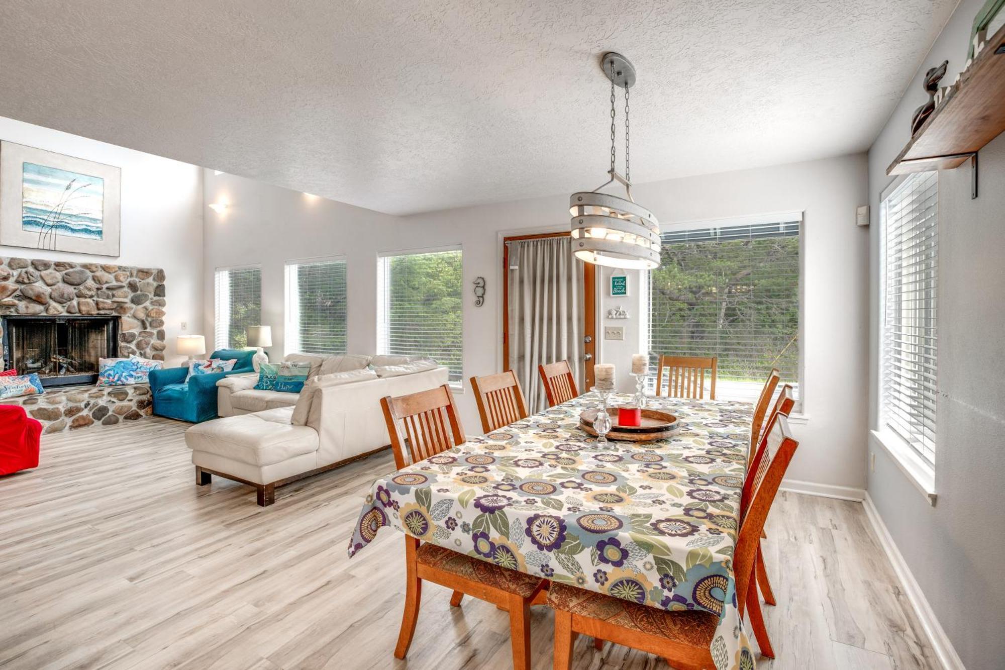 Relaxing Coastal Escape Near Beach!