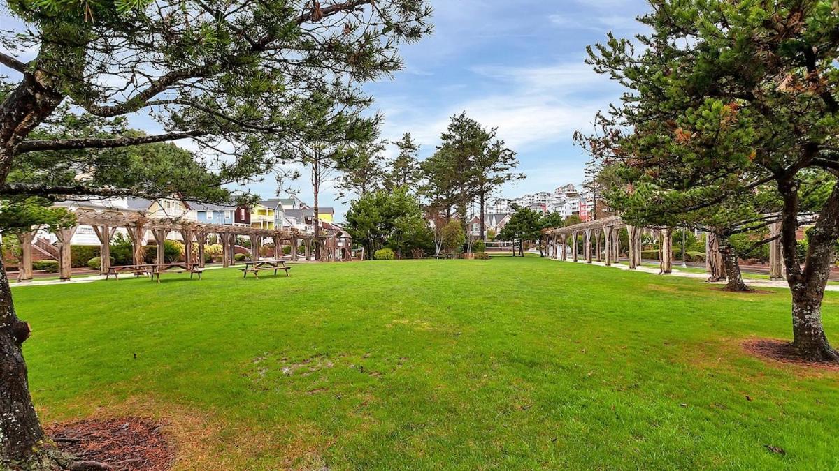 Ohana Park - Hot Tub, Billiards, Fire Pit & Access Lincoln City