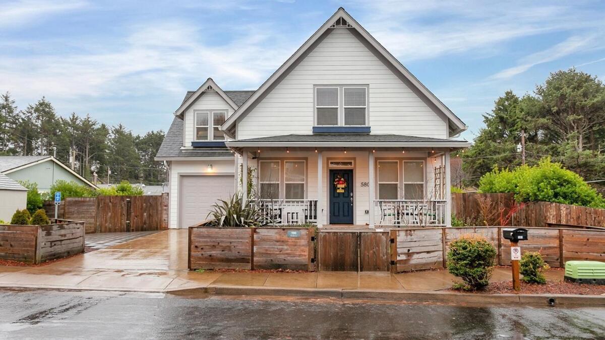 Ohana Park - Hot Tub, Billiards, Fire Pit & Access