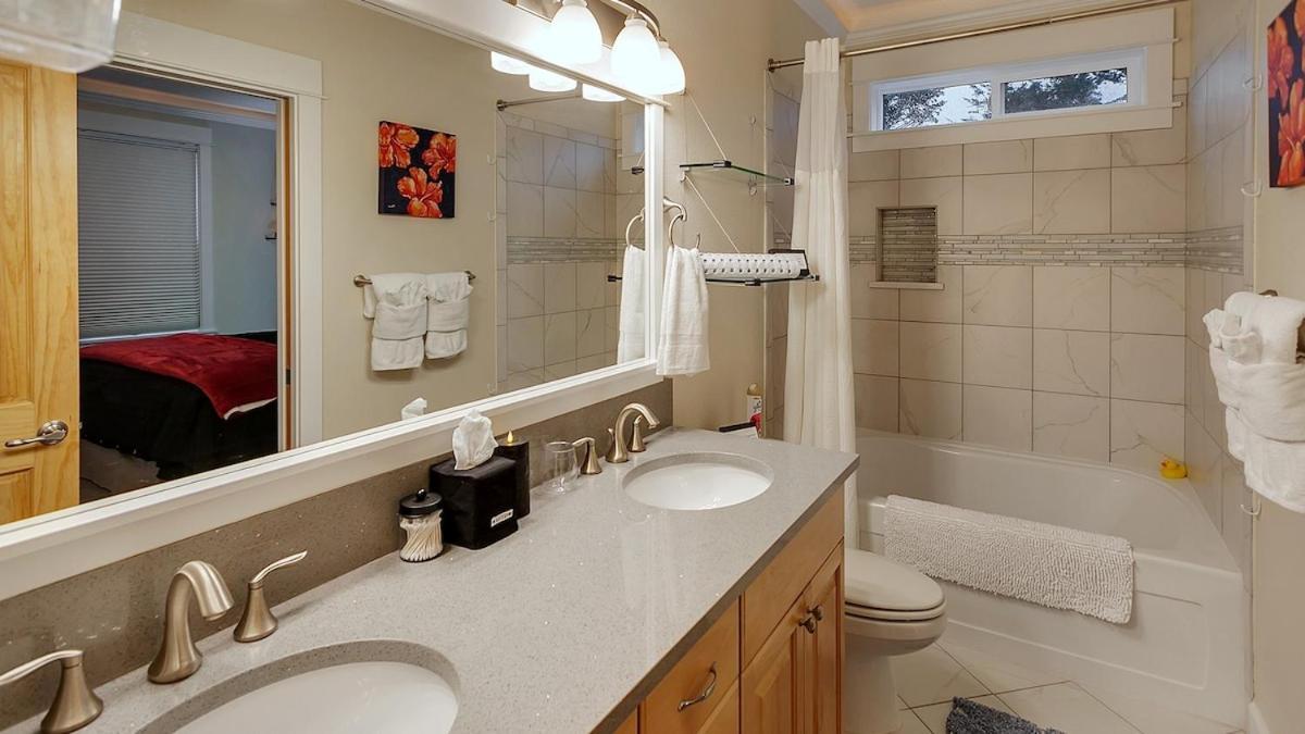 Holiday home Ohana Park - Hot Tub, Billiards, Fire Pit & Access *