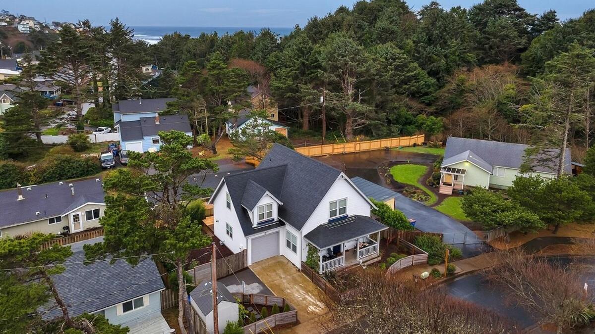 Ohana Park - Hot Tub, Billiards, Fire Pit & Access Holiday home Lincoln City