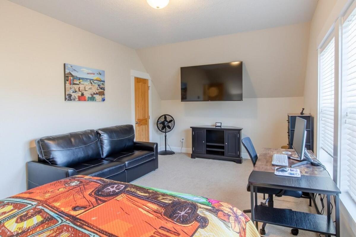 Ohana Park - Hot Tub, Billiards, Fire Pit & Access * Lincoln City