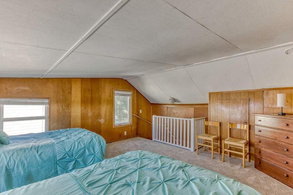 Tranquil Edge Retreat - Oceanfront House W Hottub Holiday home Lincoln City