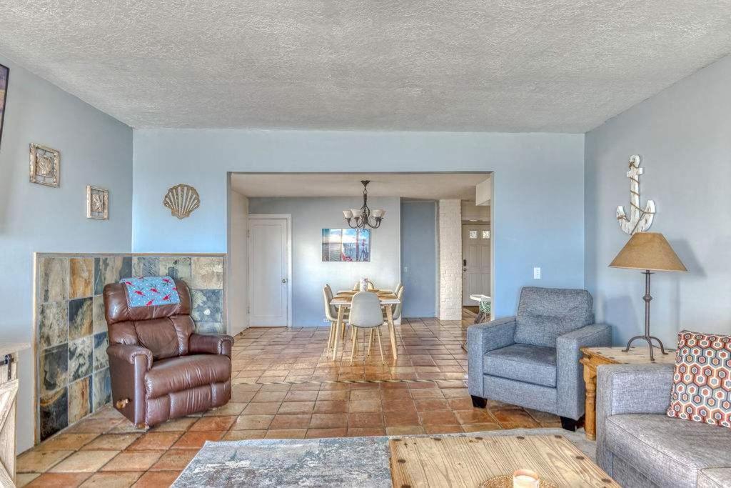 Holiday home Tranquil Edge Retreat - Oceanfront House W Hottub