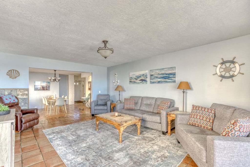 Tranquil Edge Retreat - Oceanfront House W Hottub *