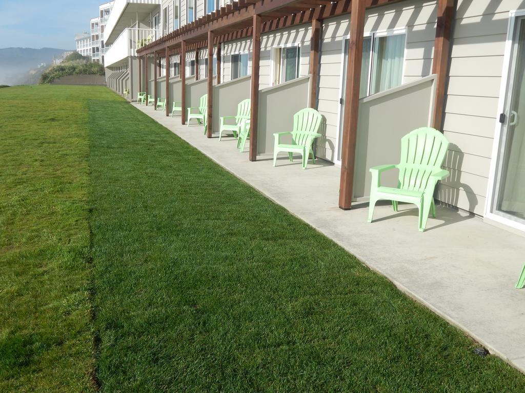 The Coho Oceanfront Hotel