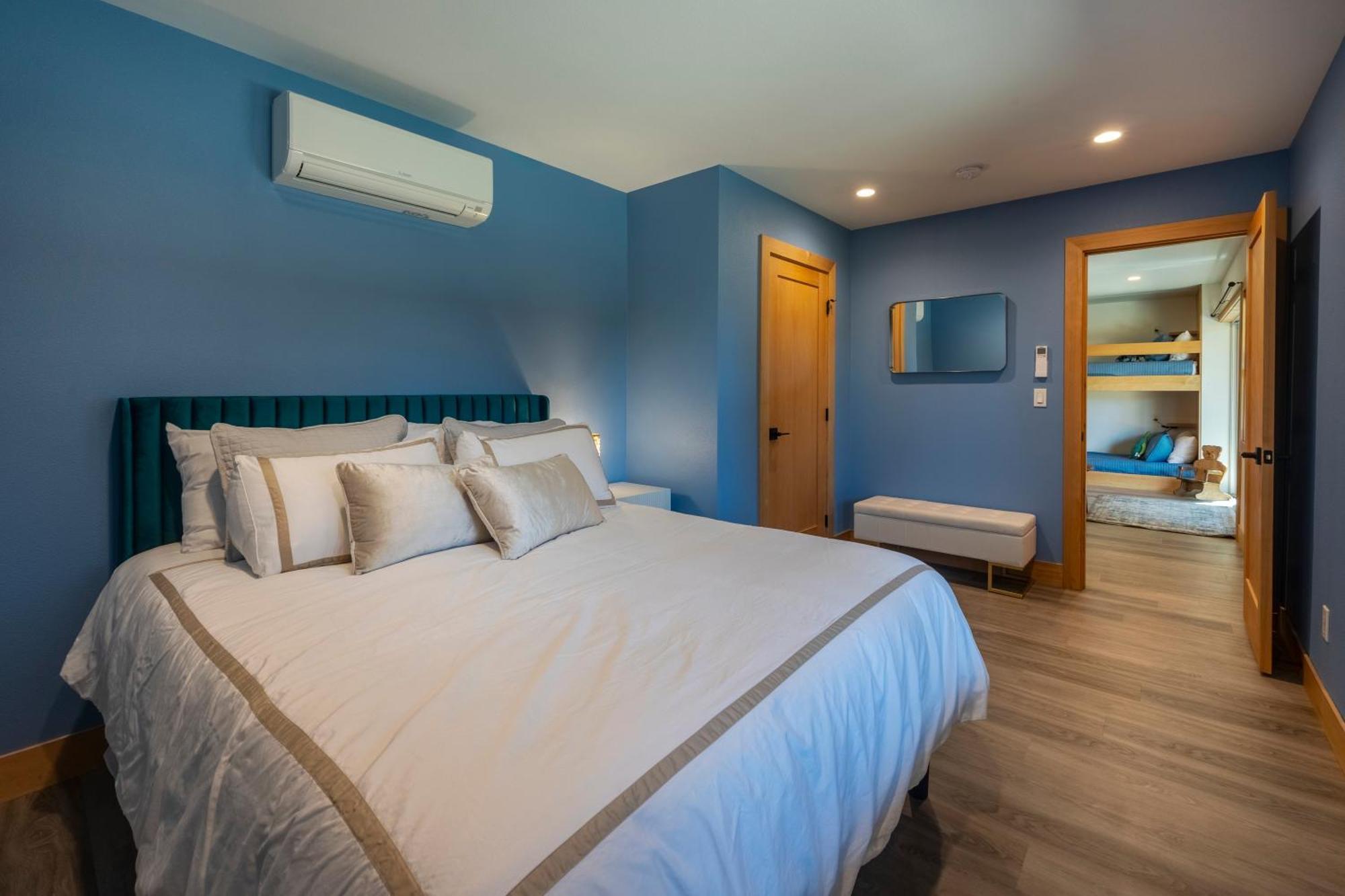 3 Bd 3 Ba And Bunks - Blue Door Retreat - New In 2024 * Lincoln City